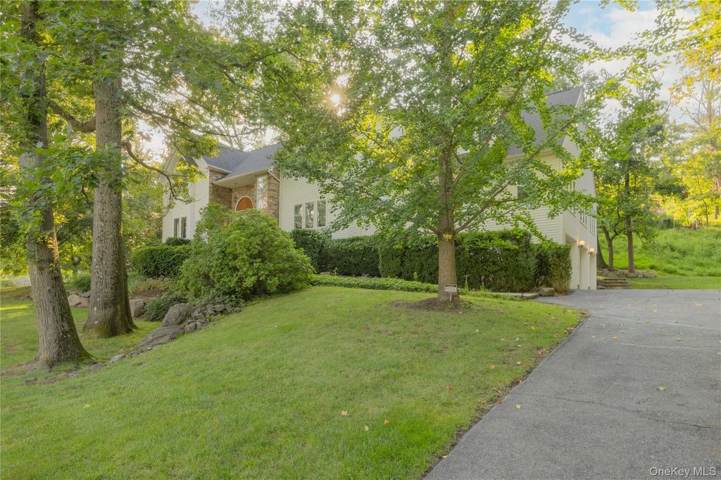 11 Hawk Nest Road, Tomkins Cove, NY 10986 — photo 2
