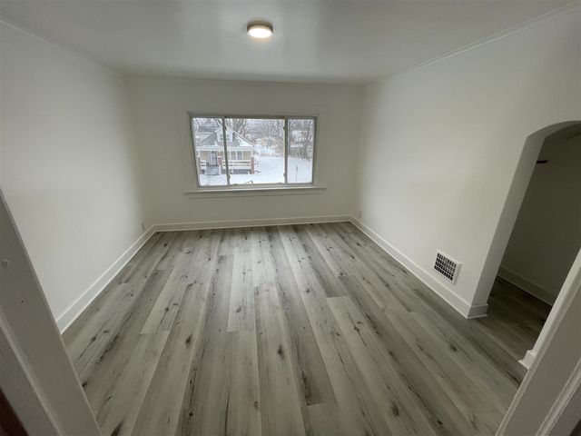 17330 Waltham Street, Detroit, MI 48205