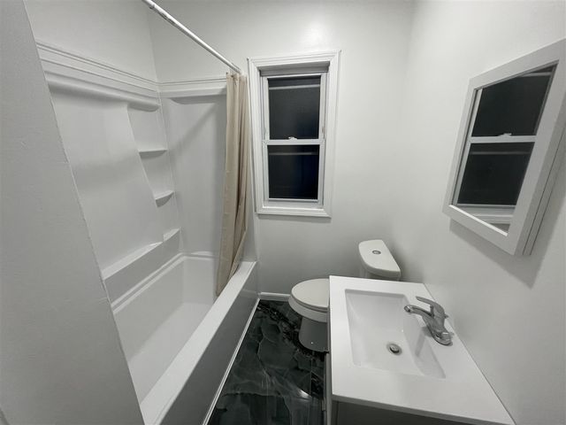 17330 Waltham Street, Detroit, MI 48205