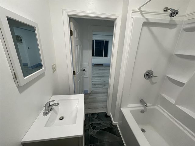 17330 Waltham Street, Detroit, MI 48205