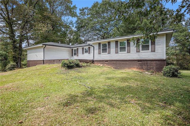3660 Eagle Woods Circle, Lithonia, GA 30038