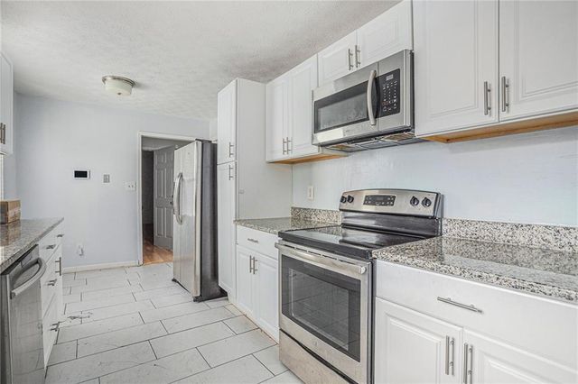 3660 Eagle Woods Circle, Lithonia, GA 30038