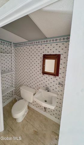 9 Lawton Avenue, Glens Falls, NY 12801