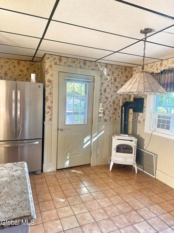 9 Lawton Avenue, Glens Falls, NY 12801