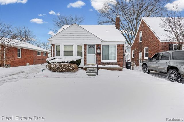 20688 Fleetwood Drive, Harper Woods, MI 48225