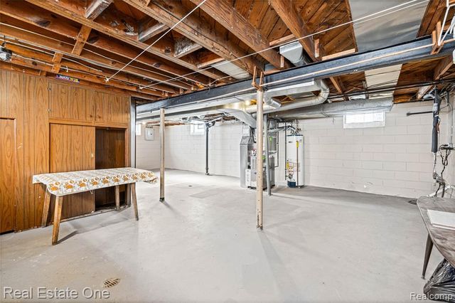 20688 Fleetwood Drive, Harper Woods, MI 48225