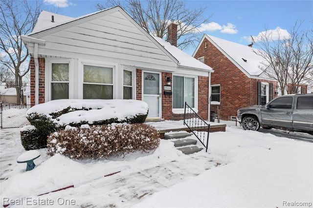 20688 Fleetwood Drive, Harper Woods, MI 48225