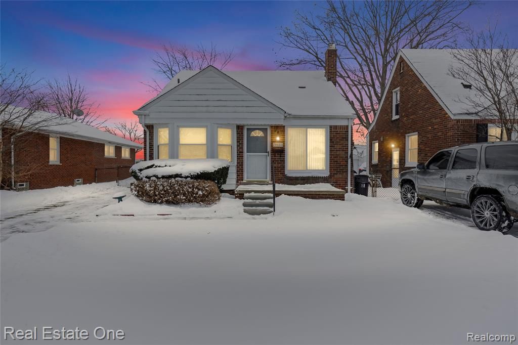 20688 Fleetwood Drive, Harper Woods, MI 48225