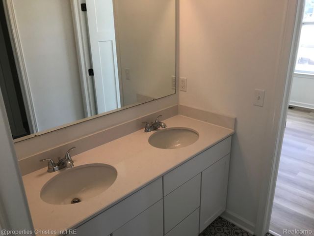 22150 Donnas Drive, Lyon Charter Township, MI 48178