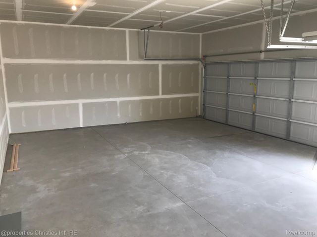 22150 Donnas Drive, Lyon Charter Township, MI 48178