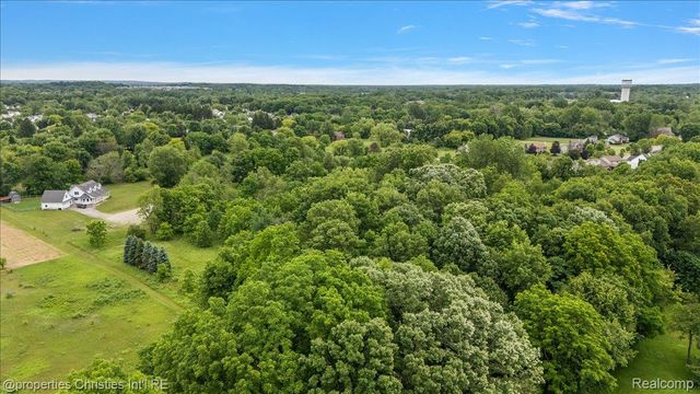 22150 Donnas Drive, Lyon Charter Township, MI 48178