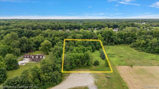 22150 Donnas Drive, Lyon Charter Township, MI 48178