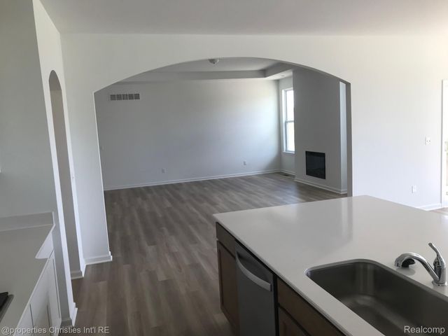 22150 Donnas Drive, Lyon Charter Township, MI 48178