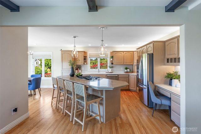 4550 49th Avenue NE, Seattle, WA 98105