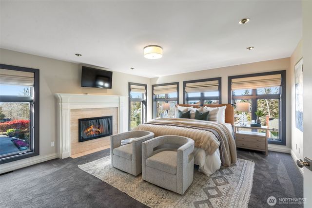 4550 49th Avenue NE, Seattle, WA 98105