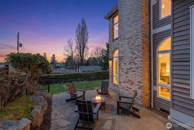 4550 49th Avenue NE, Seattle, WA 98105