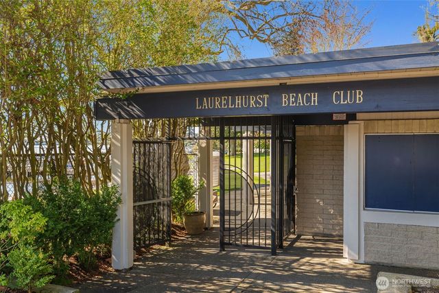 4550 49th Avenue NE, Seattle, WA 98105