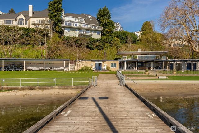 4550 49th Avenue NE, Seattle, WA 98105