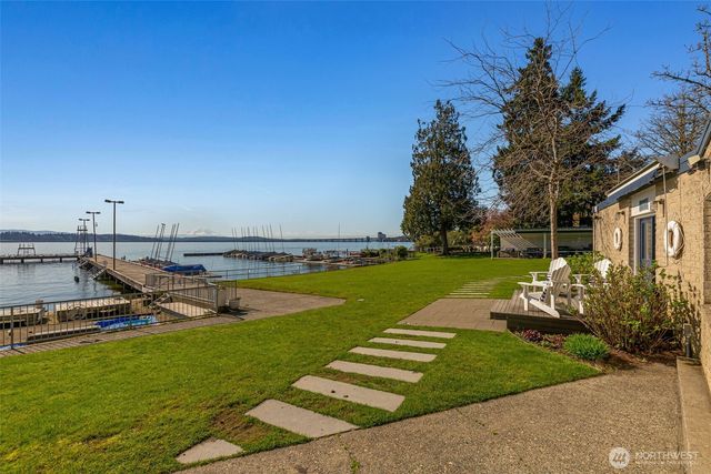 4550 49th Avenue NE, Seattle, WA 98105