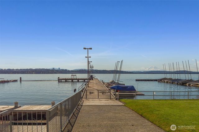 4550 49th Avenue NE, Seattle, WA 98105