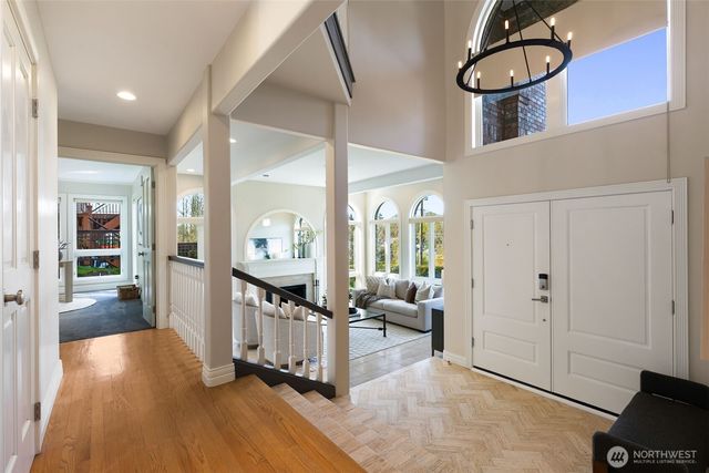 4550 49th Avenue NE, Seattle, WA 98105