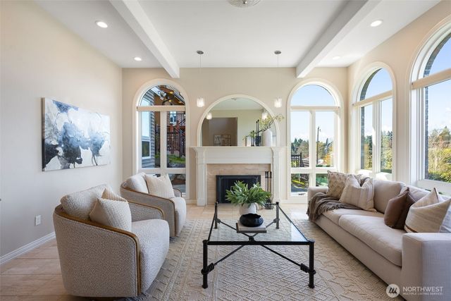 4550 49th Avenue NE, Seattle, WA 98105