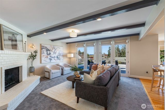 4550 49th Avenue NE, Seattle, WA 98105