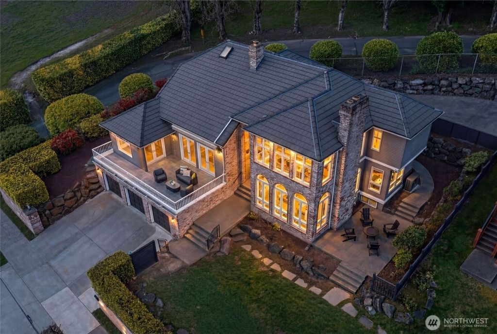 4550 49th Avenue NE, Seattle, WA 98105