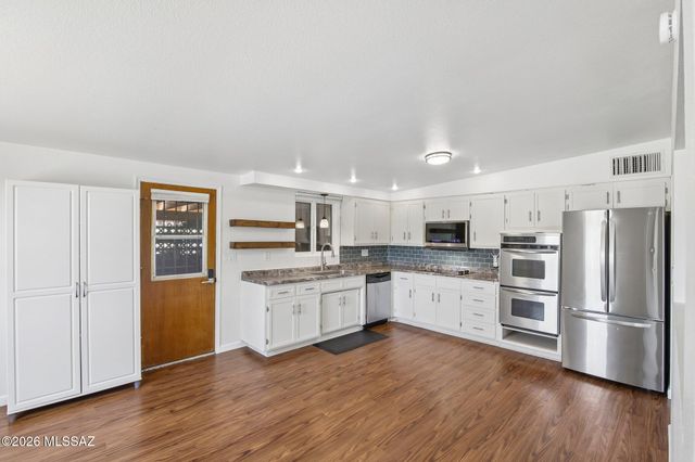 2441 W Wagon Wheels Drive, Tucson, AZ 85745