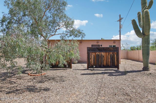 2441 W Wagon Wheels Drive, Tucson, AZ 85745