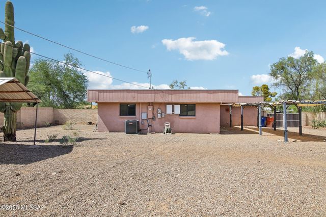 2441 W Wagon Wheels Drive, Tucson, AZ 85745