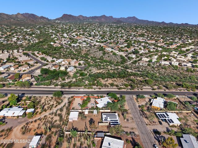 2441 W Wagon Wheels Drive, Tucson, AZ 85745
