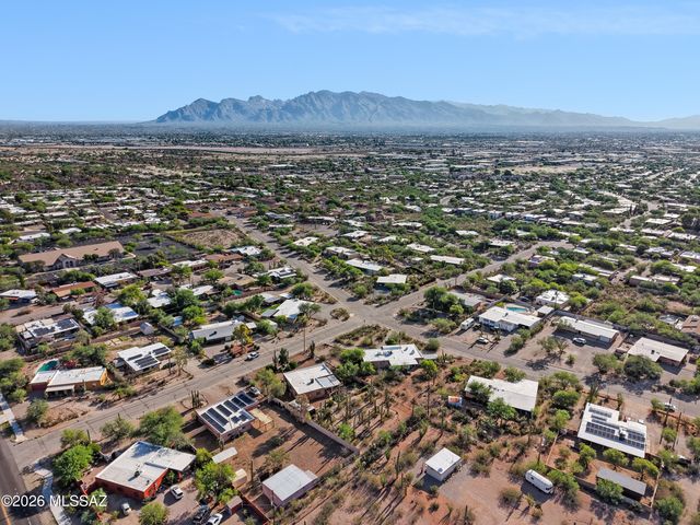2441 W Wagon Wheels Drive, Tucson, AZ 85745