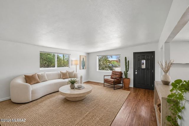 2441 W Wagon Wheels Drive, Tucson, AZ 85745