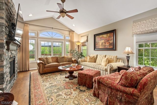 2 Turnberry Ln, Hardyston Twp., NJ 07419
