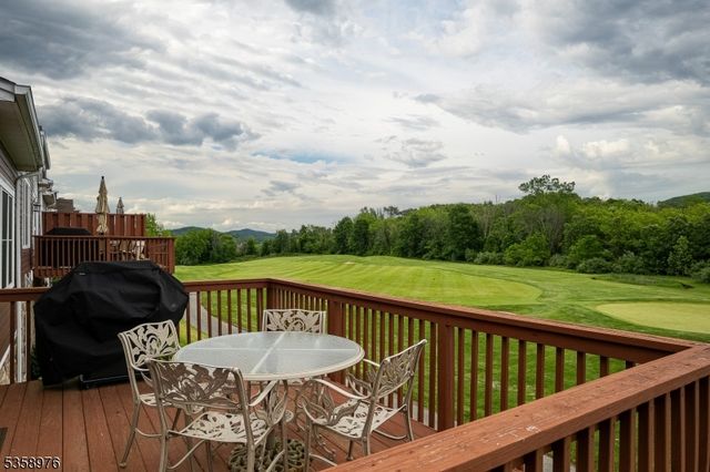 2 Turnberry Ln, Hardyston Twp., NJ 07419