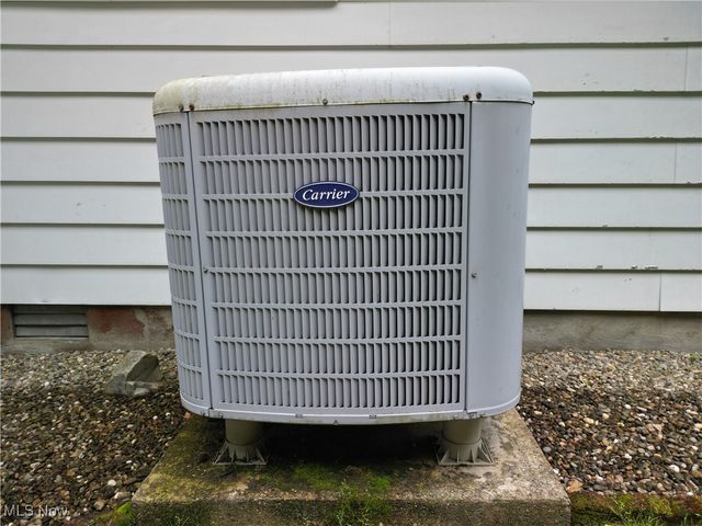 13088 Clay Highway, Lizemores, WV 25125