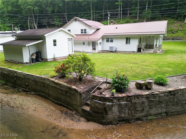 13088 Clay Highway, Lizemores, WV 25125