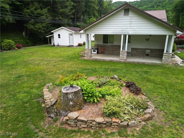 13088 Clay Highway, Lizemores, WV 25125