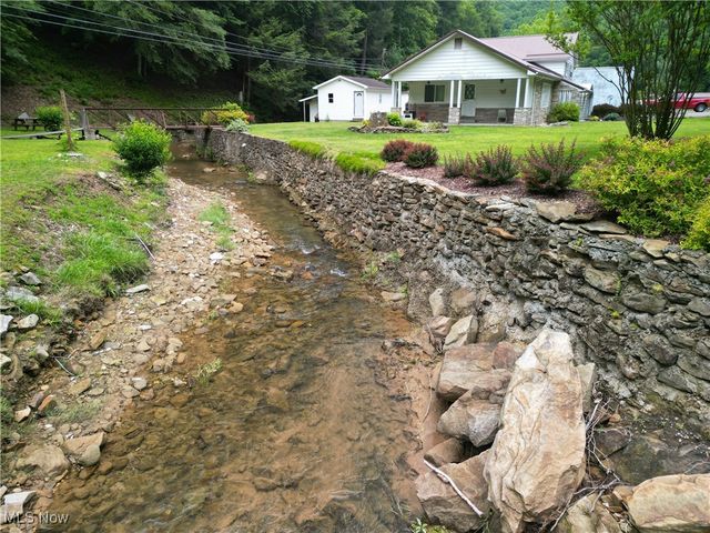 13088 Clay Highway, Lizemores, WV 25125