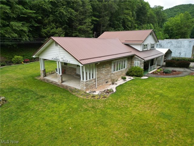 13088 Clay Highway, Lizemores, WV 25125