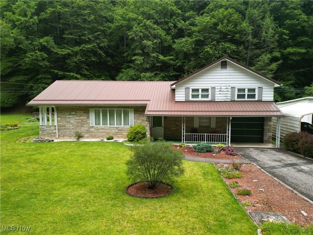 13088 Clay Highway, Lizemores, WV 25125
