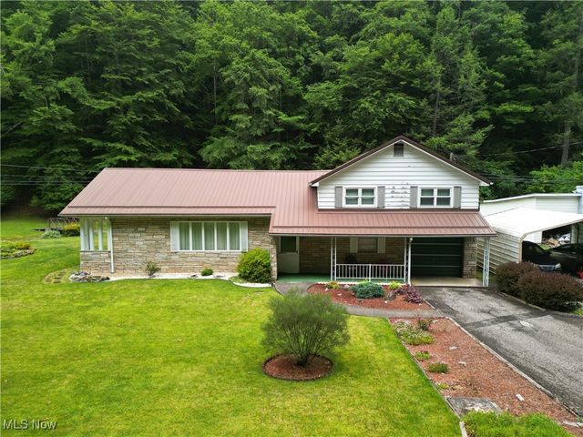 13088 Clay Highway, Lizemores, WV 25125