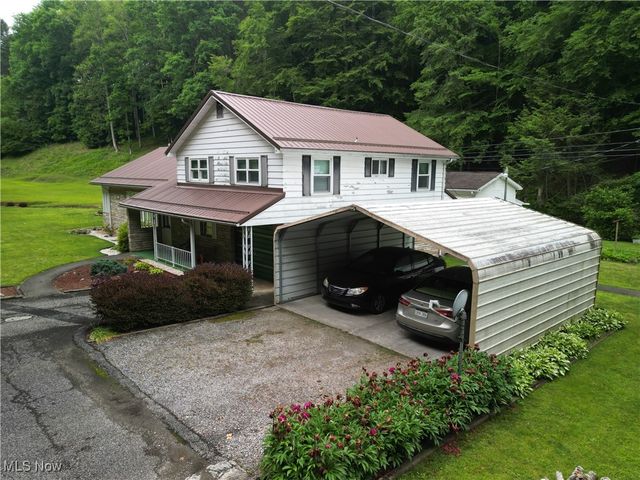 13088 Clay Highway, Lizemores, WV 25125