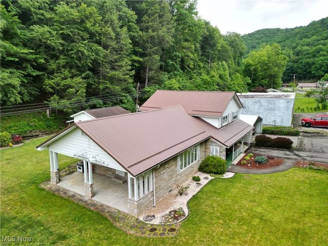 13088 Clay Highway, Lizemores, WV 25125