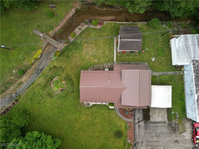 13088 Clay Highway, Lizemores, WV 25125