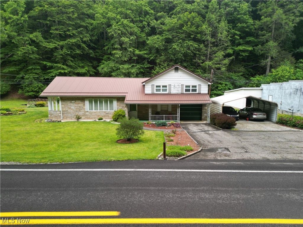 13088 Clay Highway, Lizemores, WV 25125