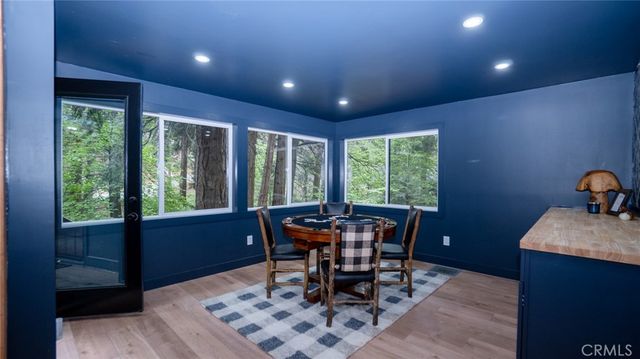 27820 Rainbow Drive, Lake Arrowhead, CA 92352