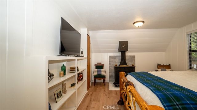 27820 Rainbow Drive, Lake Arrowhead, CA 92352
