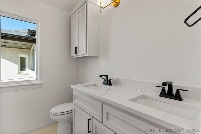 2968 E 146th Place S, Bixby, OK 74008